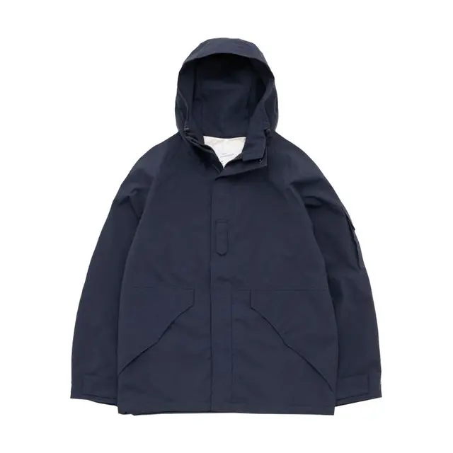 Nanamica 2L Gore-Tex 巡洋舰连帽夹克