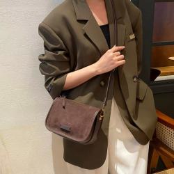 真皮磨砂斜挎包单肩女士小众百搭斜挎包包轻奢时尚休闲女包5551