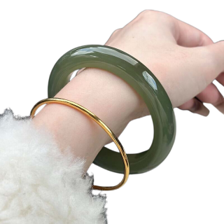 中国黄金 和田玉手镯 天然碧玉菠菜绿 60-62mm