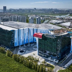上海冰雪世界皇冠假日酒店 高级房-大床1晚