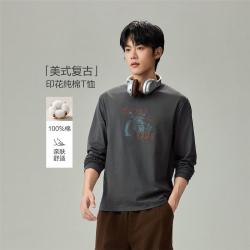 佐丹奴 2026秋季纯棉复古交通工具印花圆领针织长袖日常休闲T恤男款