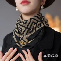 冬季新款时尚百搭小金球磁吸扣高级百搭丝棉围巾正方形多功能围脖