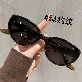 识恩 茶色猫眼墨镜女款2025新款高级感防紫外线复古开车偏光太阳眼镜