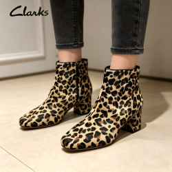 Clarks 轻便踝靴 豹纹 37