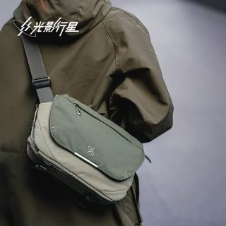 光影行星 星迹胸包机能斜挎包男女单肩背包运动休闲通勤潮流平板邮差包 原野绿 小号-保护7.9寸平板