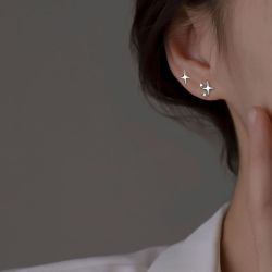 合金耳饰 不对称星星耳钉女ins小众高级感睡觉免摘简约气质耳饰