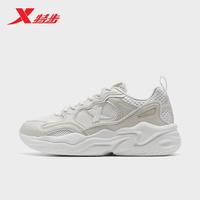 特步 秋冬款休闲运动鞋