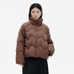 千仞岗 高充绒153g云朵泡芙系列650+高蓬短款90绒羽绒服   四色可选全码