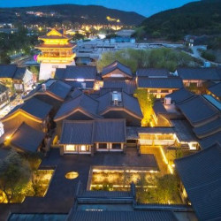 花筑奢·香山别院设计师私汤度假民宿(龙门高铁站龙门石窟店) 香山居-私汤庭院家庭亲子套房(戴森吹风机+高奢洗护)2间夜