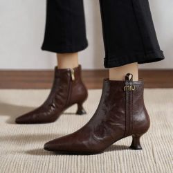 法式尖头加绒加厚短靴女2025年秋冬新款猫跟手抓纹中跟瘦瘦靴女