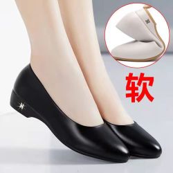 春夏平底单鞋女2025新款软皮不累脚工作鞋舒适百搭妈妈鞋防滑皮鞋