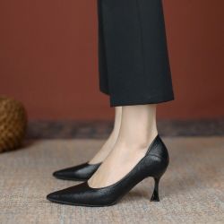 尖头职业鞋黑色百搭高跟鞋女细跟新款春秋少女法式秋冬网红女鞋