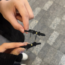黑色蝴蝶结编绳首饰编织成品