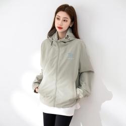班尼路 外套女春秋青少年时尚百搭连帽上衣服户外休闲运动登山服女式夹克