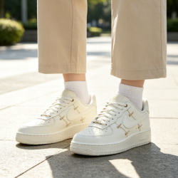 NIKE 女鞋AF1空军一号运动鞋休闲鞋板鞋FV3654-111