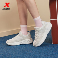 特步（XTEP）国潮休闲鞋女秋季新款时尚潮流女鞋轻盈耐磨运动休闲鞋子老爹鞋 白沙灰/帆白 36