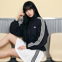 adidas 三叶草 春秋季潮流时尚宽松漏斗领休闲女子拉链夹克上衣外套