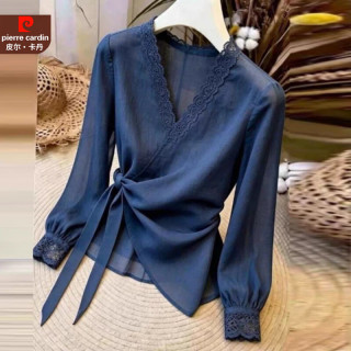 皮尔·卡丹 皮尔卡丹（pierre cardin）小众别致藏蓝色V领蕾丝拼接长袖衬衫女通勤优雅气质漂亮百搭上衣