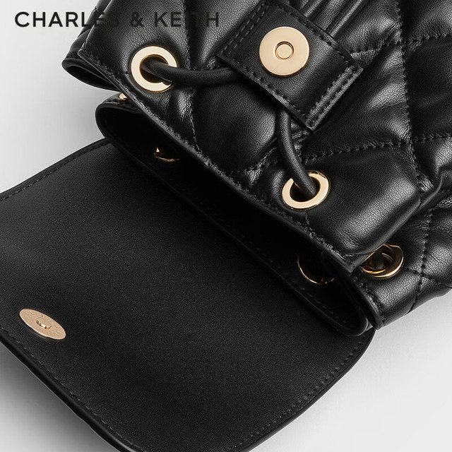 CHARLES & KEITH 【菱格大容量】女士双肩包 CK2-60151400