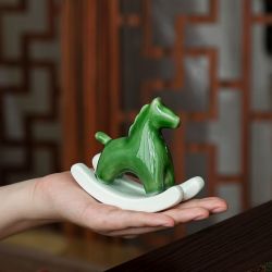 陶瓷小绿马茶宠汝窑青瓷创意陶瓷桌面玄关装饰品工艺摆件小物件