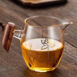 尚言坊 短樆(荷花)公杯玻璃加厚耐热侧把木把高档日式分茶器