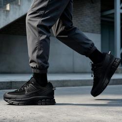 NIKE 迈柔 ZOOM VOMERO减震耐磨 男子运动休闲跑步鞋
