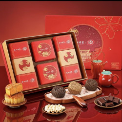 广州酒家 多人团价：广州酒家雀巢双味揽月月饼礼盒720g