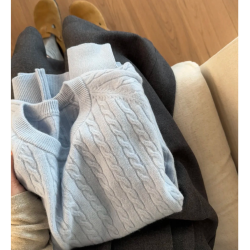 老钱风复古麻花圆领慵懒风针织衫女秋冬高级感刺绣内外穿软糯毛衣