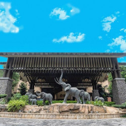 广州长隆酒店1晚+三人两天水上乐园（10.7前适用）+三人两天动物世界、欢乐世界、飞鸟乐园门票+三人自助晚餐