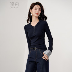 晚白 温柔格纹拼接长袖T恤 女士小个子短款显瘦打底上衣