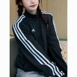 adidas 经典三条纹外套