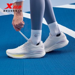 特步 致远丨跑步鞋女鞋回弹新款跑鞋舒适网面柔软包裹运动耐磨鞋子