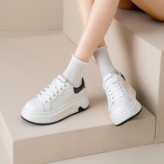 哈森 厚底增高小白鞋女鞋2026春秋新款百搭舒适薄款女休闲鞋板鞋