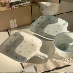 欧因 ins粉色蝴蝶结手柄盘陶瓷盘子家用菜盘烤箱微波炉早餐盘 手把盘两色各1只（白色+蓝色） 6英寸