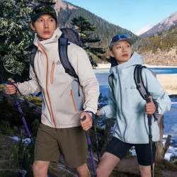 伯希和 超轻量硬壳冲锋衣户外防暴雨徒步登山外套