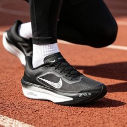 NIKE Zoom Fly 6 碳板减震支撑回弹 马拉松长跑跑步鞋 FN8454-001