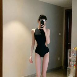 百雅（BaiYa）泳衣女感新款连体竞速游泳馆专用游泳衣女鱼肚白超仙时尚 黑色/XL