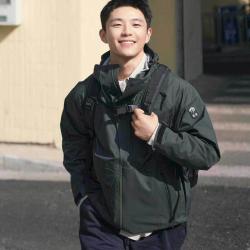 安德玛 男士连帽夹克上衣休闲舒适时尚潮流户外跑步健身训练日常运动外套