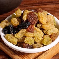 新疆吐鲁番彩虹葡萄干特产零食新货多色葡萄干无核蜜饯果干提子干