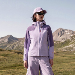 探路者 女式硬壳冲锋衣防风防水透湿耐磨抗撕户外徒步登山单冲外套