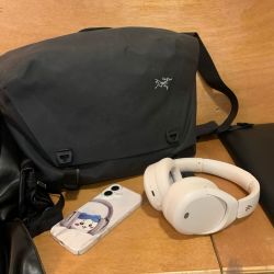 始祖鸟 Arcteryx始祖鸟 GRANVILLE 10L 户外邮差包 黑色