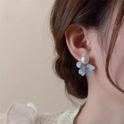 花饰庄园 S925银针水晶花朵珍珠耳钉女小众设计感耳环耳饰 A642浅蓝色