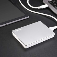 东芝 2TB移动硬盘 USB-C/USB3.0接口 6cm便携式外置硬盘 PC/Mac/平板通用 银色 跨设备兼容