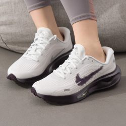 耐克 滔搏丨NIKE耐克女子JOURNEY RUN运动公路缓震跑步鞋IR7599-150