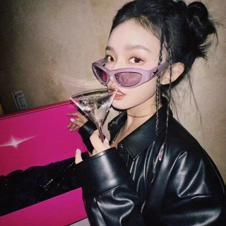 海边度假：y2k千禧朋克风墨镜女高级感个性酷拍照欧美太阳眼镜2023新款复古