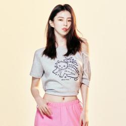 斐乐 露肩猫T丨斐乐宽松运动T恤女刺绣斜肩针织短袖衫