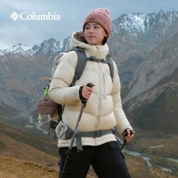哥伦比亚 户外女子金点拒水700蓬鸭绒保暖羽绒服WR1631