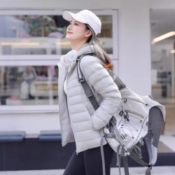 坦博尔 轻薄羽绒服女款冬季时尚短款连帽休闲好看修身外套