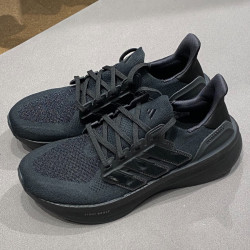 阿迪达斯 男鞋2026秋季新款ULTRABOOST缓震透气休闲跑步鞋 ID8812黑色/ULTRABOOST 5 40.5 (250mm)