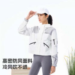 探路者 暴雨级防水  女士短款休闲冲锋衣